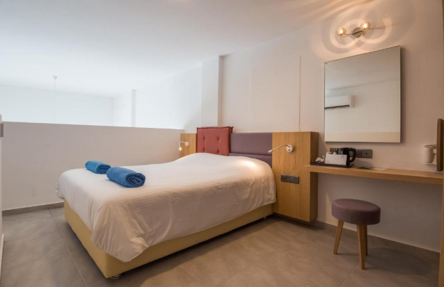 08.03 avion Bucuresti, Cipru - Zona Larnaca Protaras, Protaras Plaza Hotel 489 EURO, 7 nopti, Mic dejun inclus