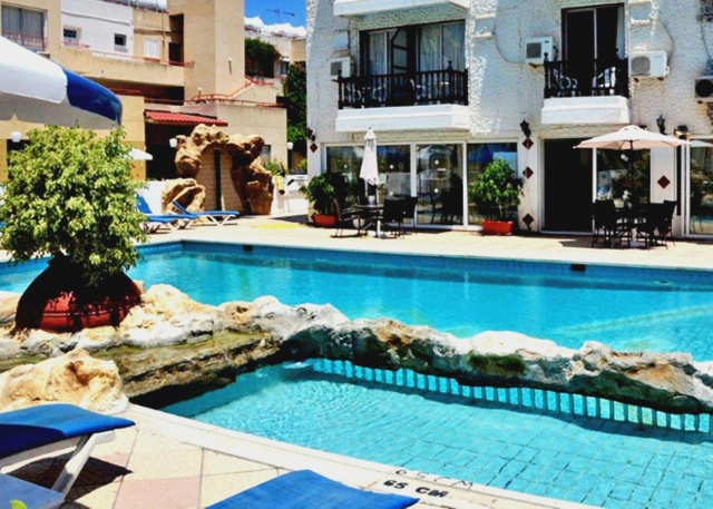 08.03 avion Bucuresti, Cipru - Zona Larnaca Larnaca, Best Western Plus Larco Hotel 577 EURO, 7 nopti, Mic dejun inclus