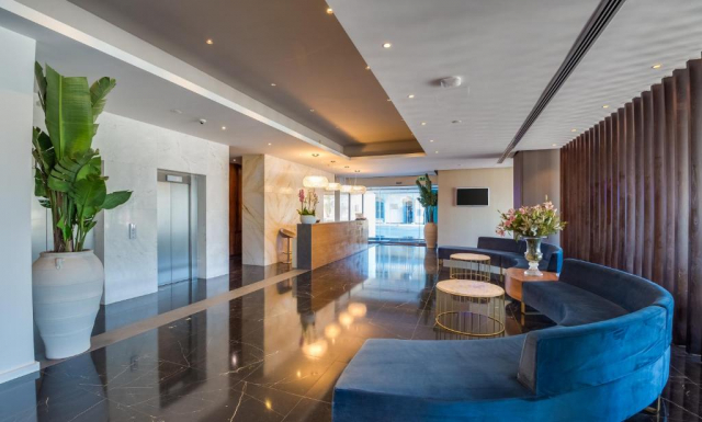 08.03 avion Bucuresti, Cipru - Zona Larnaca Larnaca, Sun Hall Hotel 675 EURO, 7 nopti, Mic dejun inclus