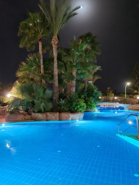 19.04 avion Bucuresti, Cipru - Zona Larnaca Ayia Napa, Hotel Nissiana & Bungalows 567 EURO, 7 nopti, Mic dejun inclus