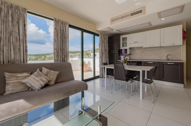 16.03 avion Bucuresti, Malta St. Paul's Bay, Xemxija Bay Hotel (ex. Porto Azzurro) 459 EURO, 7 nopti, Fara masa