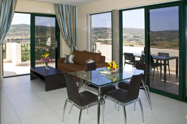 16.03 avion Bucuresti, Malta St. Paul's Bay, Xemxija Bay Hotel (ex. Porto Azzurro) 459 EURO, 7 nopti, Fara masa