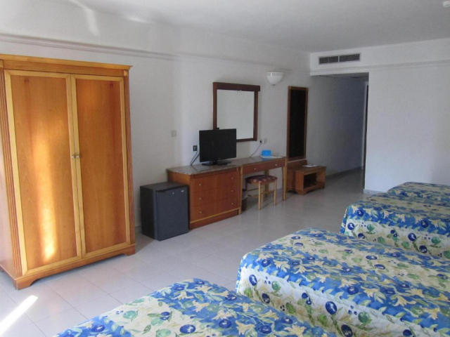 16.03 avion Bucuresti, Malta St. Paul's Bay, Hotel Topaz 449 EURO, 7 nopti, Fara masa