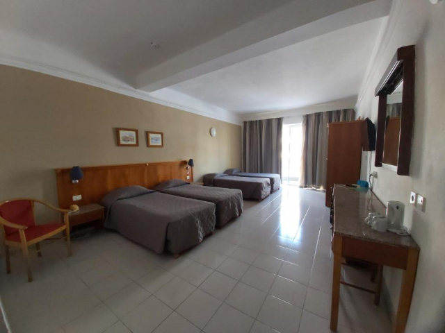 16.03 avion Bucuresti, Malta St. Paul's Bay, Hotel Topaz 449 EURO, 7 nopti, Fara masa