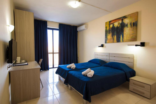01.04 avion Bucuresti, Malta St. Paul's Bay, Relax Inn Hotel 469 EURO, 7 nopti, Fara masa