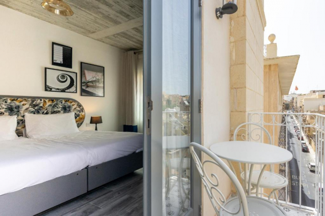 01.04 avion Bucuresti, Malta Sliema, Lady Todd Hotel 606 EURO, 7 nopti, Fara masa