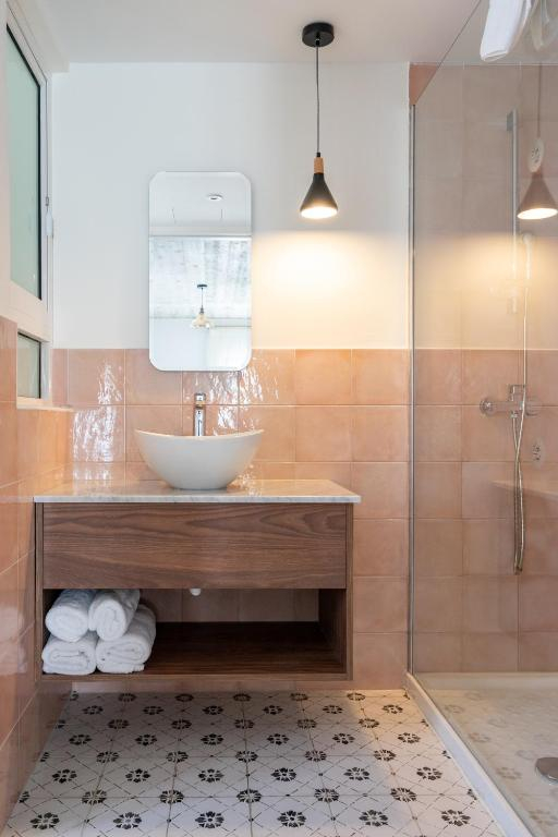 01.04 avion Bucuresti, Malta Sliema, Lady Todd Hotel 606 EURO, 7 nopti, Fara masa