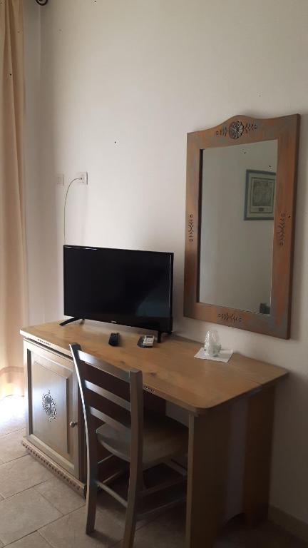 01.04 avion Bucuresti, Italia - Sardinia Alghero, Alghero Vacanze Hotel 577 EURO, 7 nopti, Fara masa