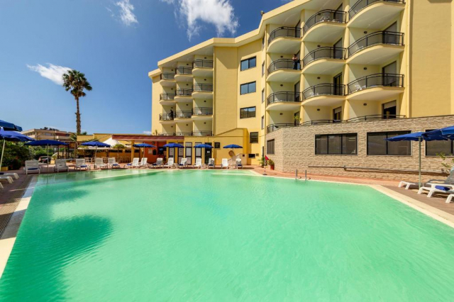 01.04 avion Bucuresti, Italia - Sardinia Alghero, Rina Hotel 636 EURO, 7 nopti, Mic dejun inclus