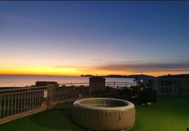 24.04 avion Bucuresti, Italia - Sardinia Alghero, Hotel Villa Piras 528 EURO, 7 nopti, Mic dejun inclus