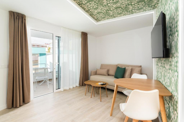 14.04 avion Bucuresti, Spania - Gran Canaria Playa del Ingles, Alsol Los Caribes 2 - Adults Only 645 EURO, 7 nopti, Fara masa