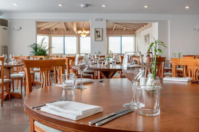 16.05 avion Bucuresti, Grecia - Creta - Heraklion Gouves, Hotel Hara Ilios Village 616 EURO, 7 nopti, Demipensiune inclusa