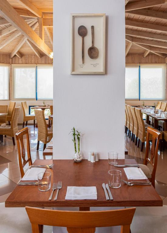 16.05 avion Bucuresti, Grecia - Creta - Heraklion Gouves, Hotel Hara Ilios Village 616 EURO, 7 nopti, Demipensiune inclusa