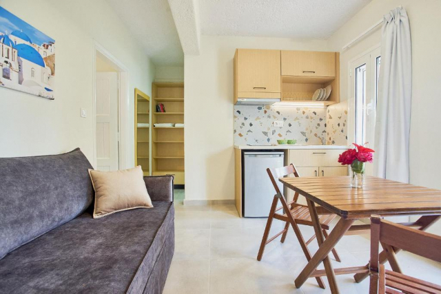 04.06 avion Bucuresti, Grecia - Creta - Heraklion Stalida, Sergiani Garden Hotel-Apartments 469 EURO, 7 nopti, Fara masa