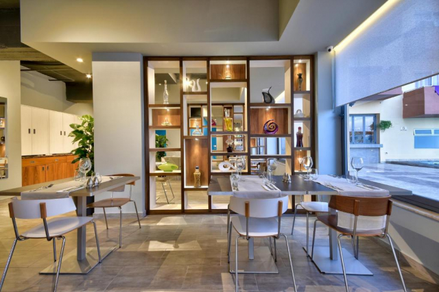 16.03 avion Bucuresti, Malta Mellieha, Luna Holiday Complex 547 EURO, 7 nopti, Fara masa