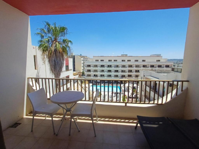 16.03 avion Bucuresti, Malta St. Paul's Bay, The San Anton Hotel 479 EURO, 7 nopti, Fara masa