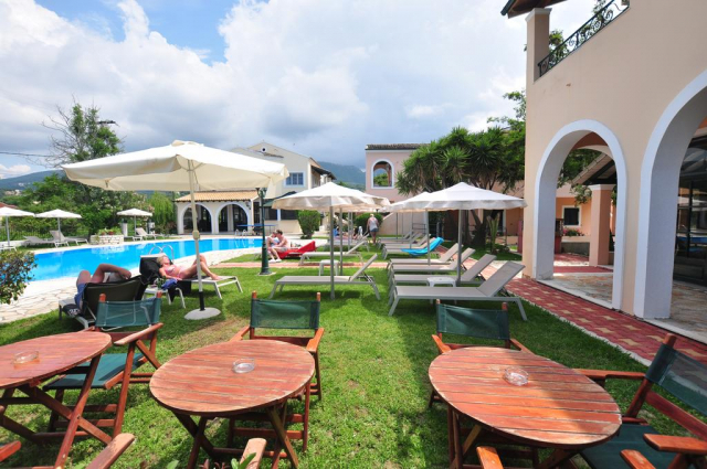 09.06 avion Bucuresti, Grecia - Corfu Acharavi, Acharavi Garden Hotel 479 EURO, 7 nopti, Fara masa