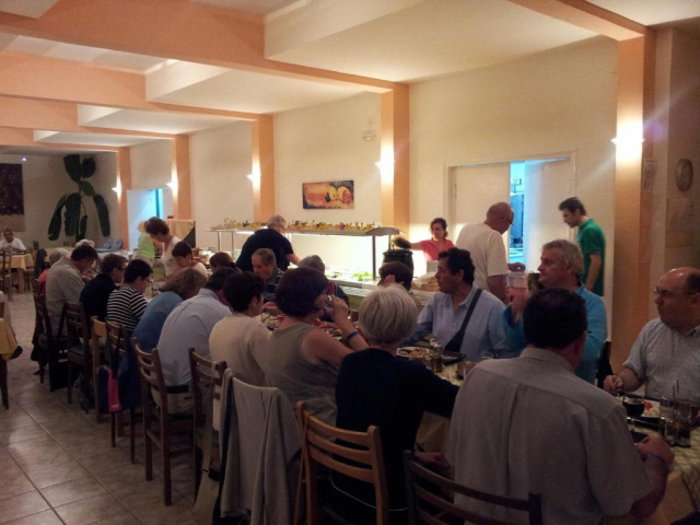 09.06 avion Bucuresti, Grecia - Corfu Ipsos, Ipsos Beach 596 EURO, 7 nopti, Mic dejun inclus