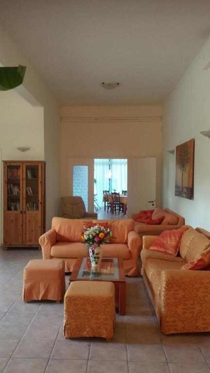 09.06 avion Bucuresti, Grecia - Corfu Ipsos, Ipsos Beach 596 EURO, 7 nopti, Mic dejun inclus