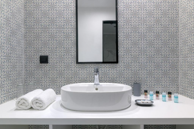 03.06 avion Bucuresti, Grecia - Rhodos Theologos, Hotel Nirvana Beach 557 EURO, 7 nopti, Demipensiune inclusa