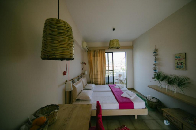 03.06 avion Bucuresti, Grecia - Rhodos Faliraki, Gorgona Studios 420 EURO, 7 nopti, Fara masa