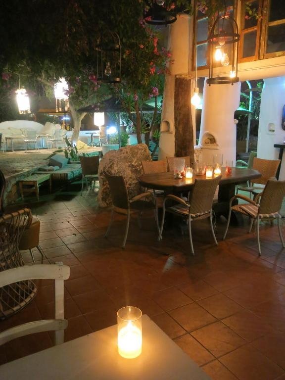 03.06 avion Bucuresti, Grecia - Rhodos Faliraki, Gorgona Studios 420 EURO, 7 nopti, Fara masa