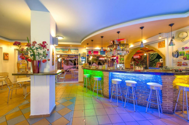 04.06 avion Bucuresti, Grecia - Zakynthos Laganas, Canadian Hotel 577 EURO, 7 nopti, Fara masa