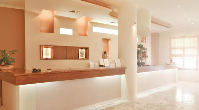 04.06 avion Bucuresti, Grecia - Zakynthos Tsilivi, Belussi Beach Hotel & Suites 616 EURO, 7 nopti, Mic dejun inclus