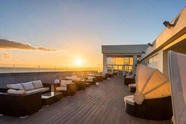 01.05 avion Bucuresti, Portugalia - Coasta Lisabonei Costa da Caparica, TRYP by Wyndham Lisboa Caparica Mar 1008 EURO, 7 nopti, Mic dejun inclus