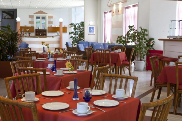 13.06 avion Bucuresti, Grecia - Kefalonia Lixouri, Palatino Hotel Lixouri 606 EURO, 7 nopti, Mic dejun inclus