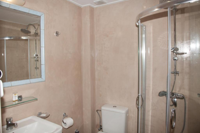 13.06 avion Bucuresti, Grecia - Kefalonia Lixouri, Palatino Hotel Lixouri 606 EURO, 7 nopti, Mic dejun inclus