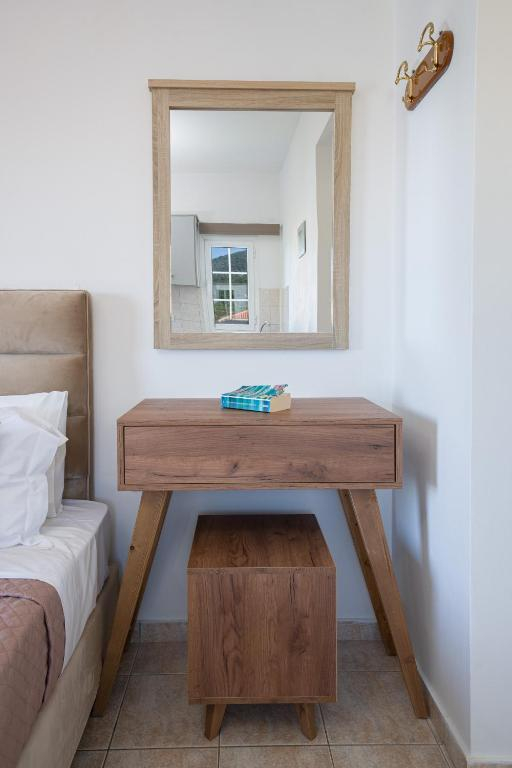 13.06 avion Bucuresti, Grecia - Kefalonia Sami, Dimitris Studios 547 EURO, 7 nopti, Fara masa