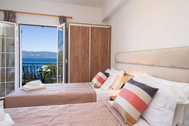 13.06 avion Bucuresti, Grecia - Kefalonia Sami, Dimitris Studios 547 EURO, 7 nopti, Fara masa