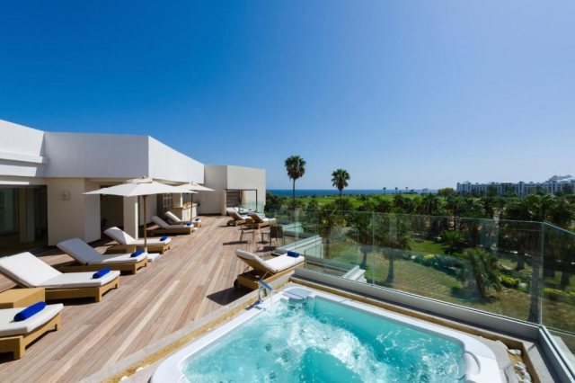 17.04 avion Bucuresti, Tunisia - Regiunea Hammamet Port El Kantaoui, Hotel Iberostar Selection Diar El Andalus 655 EURO, 7 nopti, Demipensiune inclusa