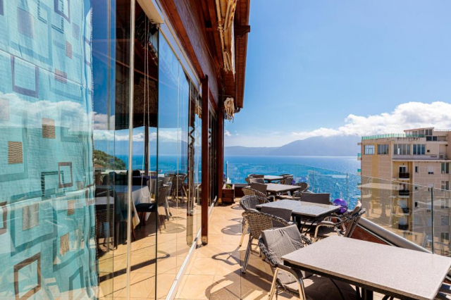 10.06 avion Bucuresti, Albania - Litoral Albania Vlora, Hotel Aliko 479 EURO, 7 nopti, Mic dejun inclus