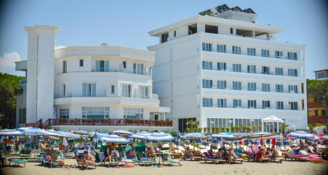 17.06 avion Bucuresti, Albania - Litoral Albania Golem, Hotel Elesio 587 EURO, 5 nopti, Mic dejun inclus