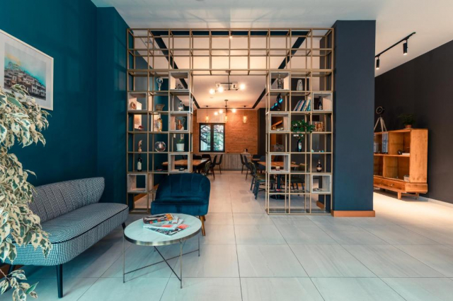 17.06 avion Bucuresti, Albania - Litoral Albania Tirana, Hotel Oda Tirana 538 EURO, 5 nopti, Mic dejun inclus