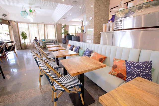 10.04 avion Bucuresti, Portugalia - Coasta Lisabonei Costa da Caparica, WOT Costa da Caparica 841 EURO, 7 nopti, Fara masa