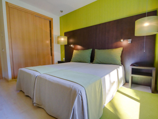 10.04 avion Bucuresti, Portugalia - Coasta Lisabonei Estoril, Hotel Lido Estoril 890 EURO, 7 nopti, Fara masa