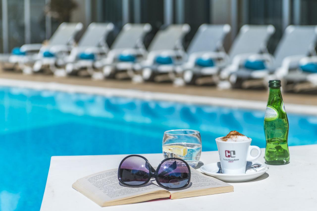 17.04 avion Bucuresti, Portugalia - Coasta Lisabonei Estoril, Hotel Londres Estoril 832 EURO, 7 nopti, Fara masa