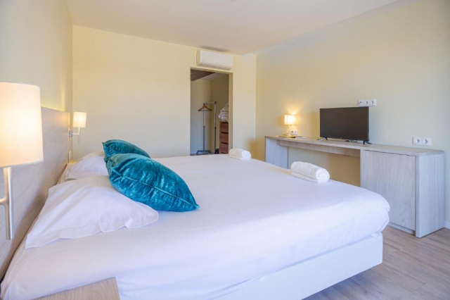 17.04 avion Bucuresti, Portugalia - Coasta Lisabonei Cascais, Estalagem Muchaxo Hotel 969 EURO, 7 nopti, Mic dejun inclus