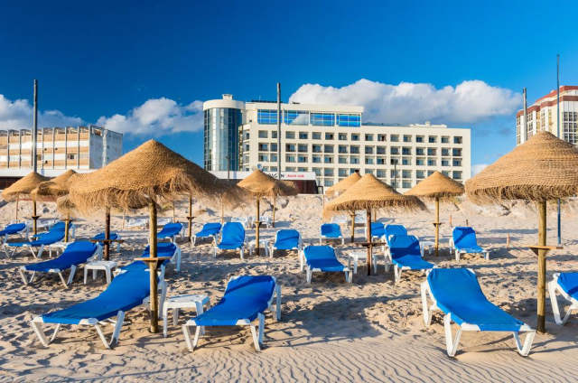 24.04 avion Bucuresti, Portugalia - Coasta Lisabonei Costa da Caparica, TRYP by Wyndham Lisboa Caparica Mar 1037 EURO, 7 nopti, Mic dejun inclus