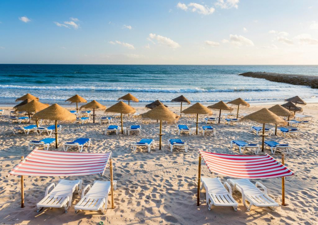 24.04 avion Bucuresti, Portugalia - Coasta Lisabonei Costa da Caparica, TRYP by Wyndham Lisboa Caparica Mar 1037 EURO, 7 nopti, Mic dejun inclus