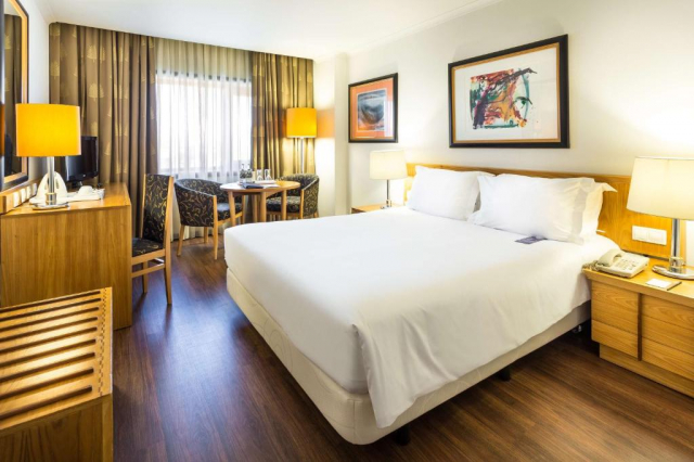 24.04 avion Bucuresti, Portugalia - Coasta Lisabonei Lisabona City, Radisson Blu Hotel Lisbon 1037 EURO, 7 nopti, Fara masa