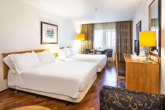 24.04 avion Bucuresti, Portugalia - Coasta Lisabonei Lisabona City, Radisson Blu Hotel Lisbon 1037 EURO, 7 nopti, Fara masa