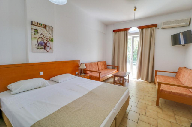 09.04 avion Bucuresti, Grecia - Creta - Heraklion Amoudara, Hotel Marirena 489 EURO, 7 nopti, Mic dejun inclus