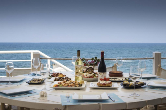 09.04 avion Bucuresti, Grecia - Creta - Heraklion Hersonissos, Glaros Beach Hotel 538 EURO, 7 nopti, Demipensiune inclusa