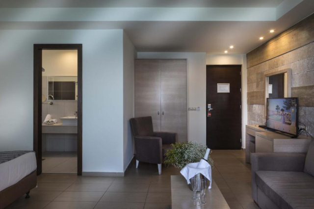 09.04 avion Bucuresti, Grecia - Creta - Heraklion Hersonissos, Glaros Beach Hotel 538 EURO, 7 nopti, Demipensiune inclusa