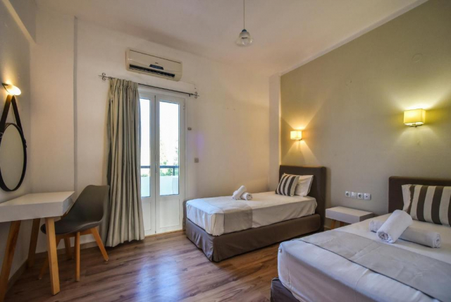 09.04 avion Bucuresti, Grecia - Creta - Heraklion Stalida, Iraklis Apartments 410 EURO, 7 nopti, Fara masa