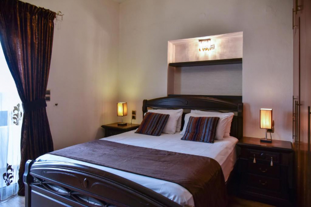 09.04 avion Bucuresti, Grecia - Creta - Heraklion Stalida, Iraklis Apartments 410 EURO, 7 nopti, Fara masa